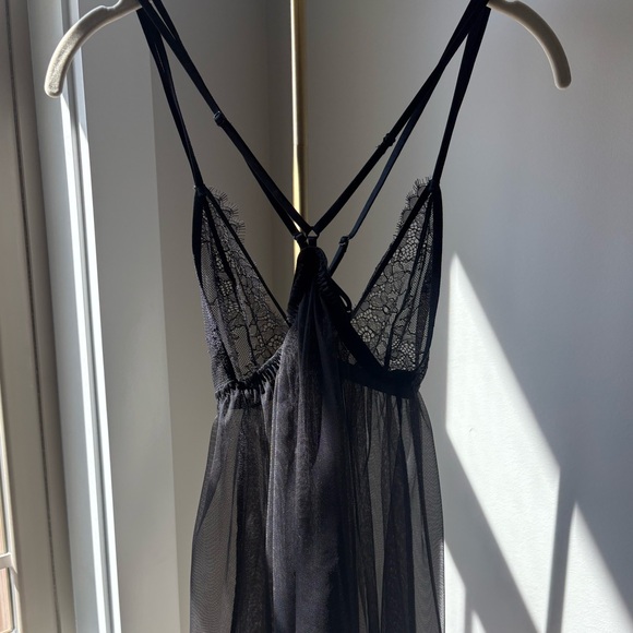 Victoria’s Secret Lingerie Top - Picture 4 of 4